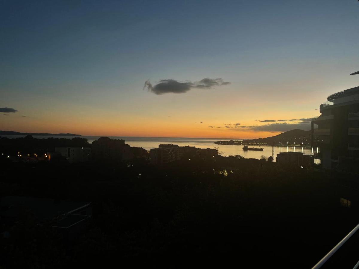 T2 Vue Mer - Entree De Ville อฌักซิโอ้ ภายนอก รูปภาพ